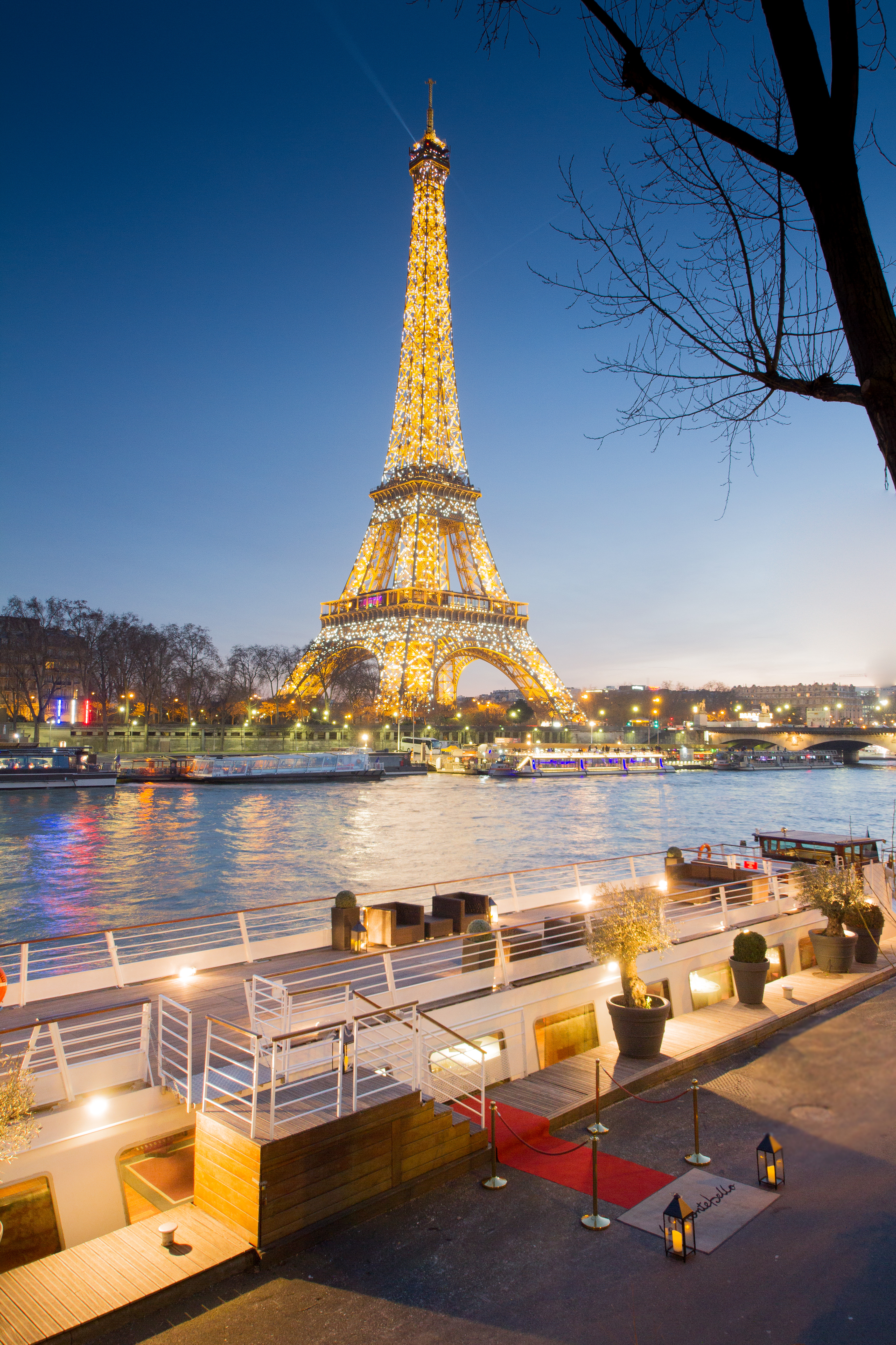 Bateaux Nuit 4672 Péniche paris tour eiffel