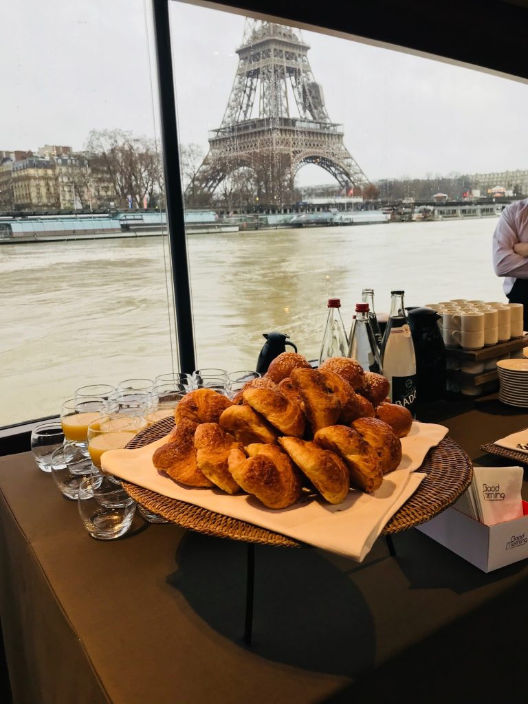 petit dejeuner seminaire paris tour eiffel